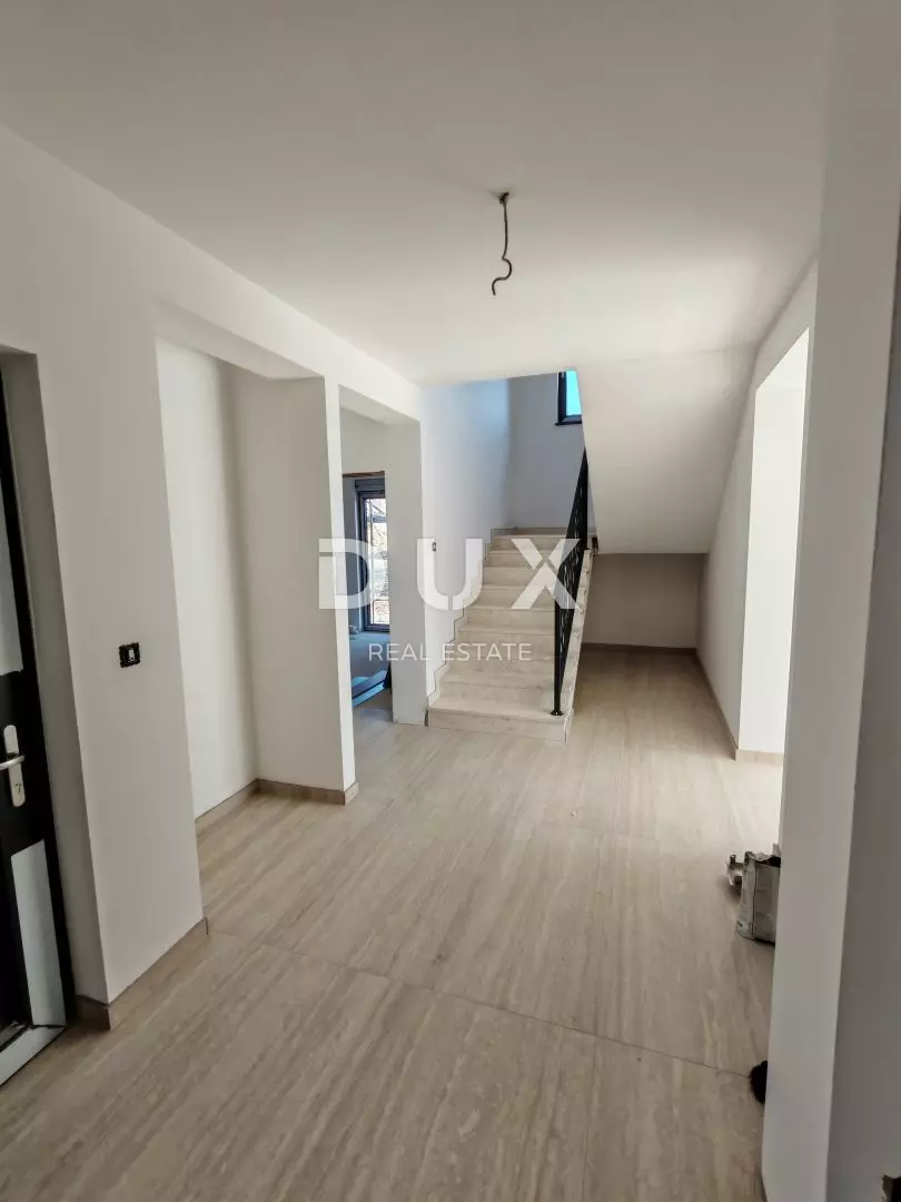 4-bedroom Villa In Mulo, Croatia (279,64 M²)