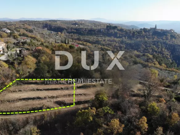 Land In Grožnjan, Croatia (1.279 M²)