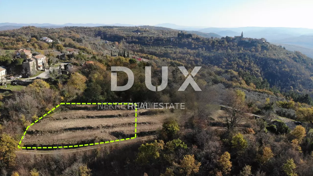 Land In Grožnjan, Croatia (1.279 M²)