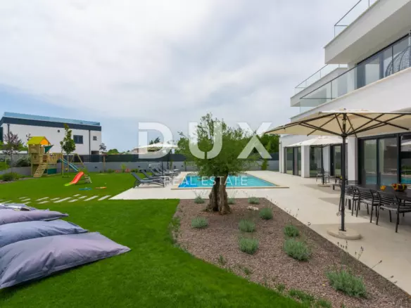 4-bedroom Villa In Banjole, Croatia (300 M²)