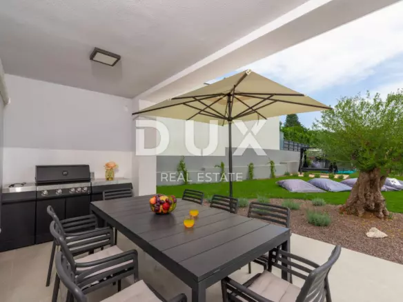 4-bedroom Villa In Banjole, Croatia (300 M²)