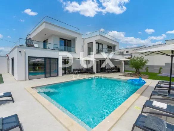 4-bedroom Villa In Banjole, Croatia (300 M²)