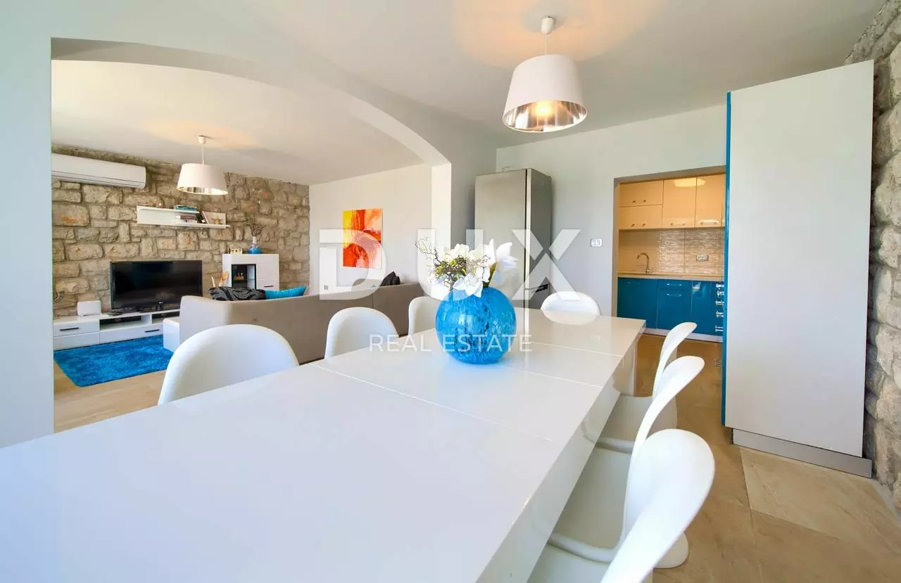 6-bedroom Villa In Novi Vinodolski, Croatia (200 M²)