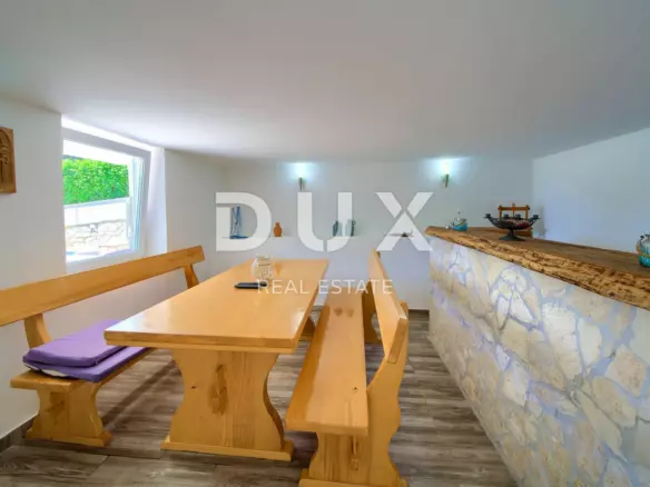 6-bedroom Villa In Novi Vinodolski, Croatia (200 M²)