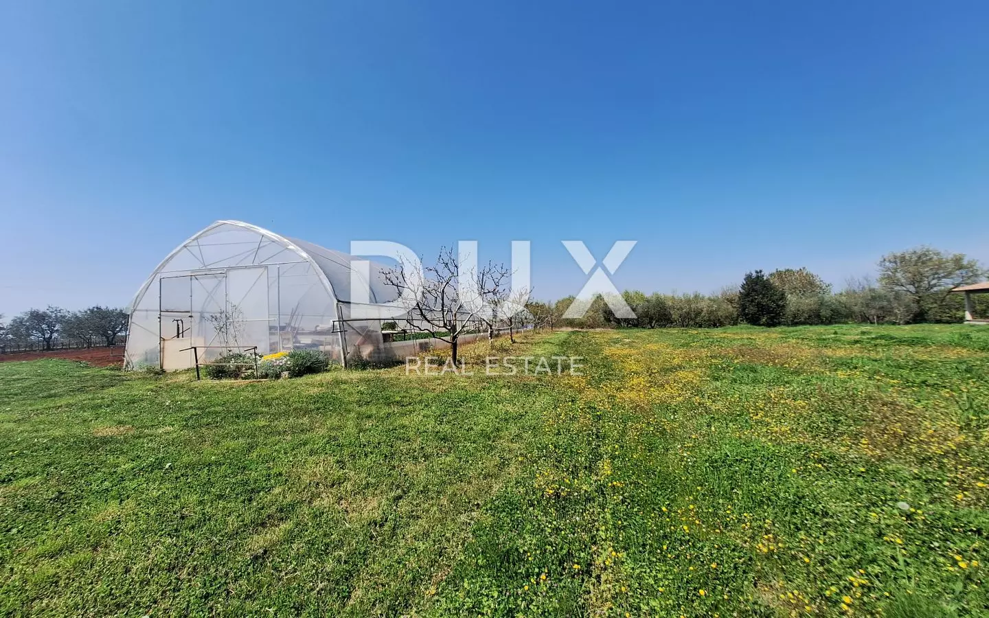 Land In Poreč, Croatia (918 M²)