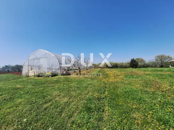 Land In Poreč, Croatia (918 M²)