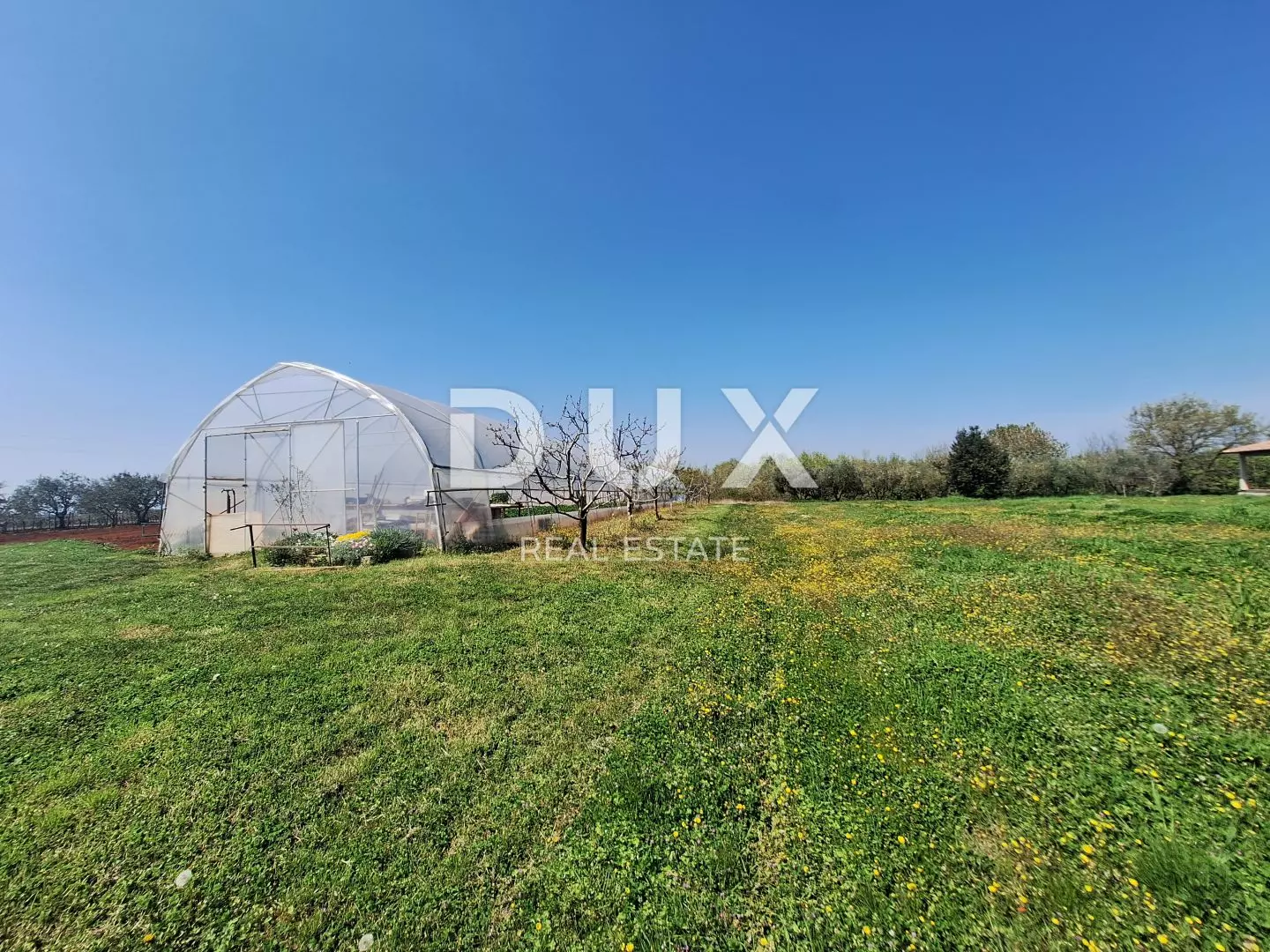 Land In Poreč, Croatia (918 M²)