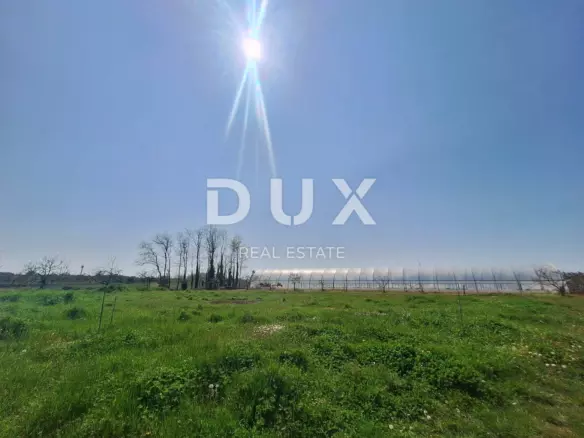 Land In Poreč, Croatia (918 M²)