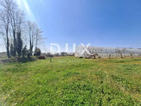 Land In Poreč, Croatia (918 M²)