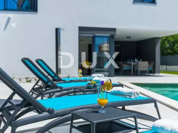 3-bedroom Villa In Škatari, Croatia (160 M²)
