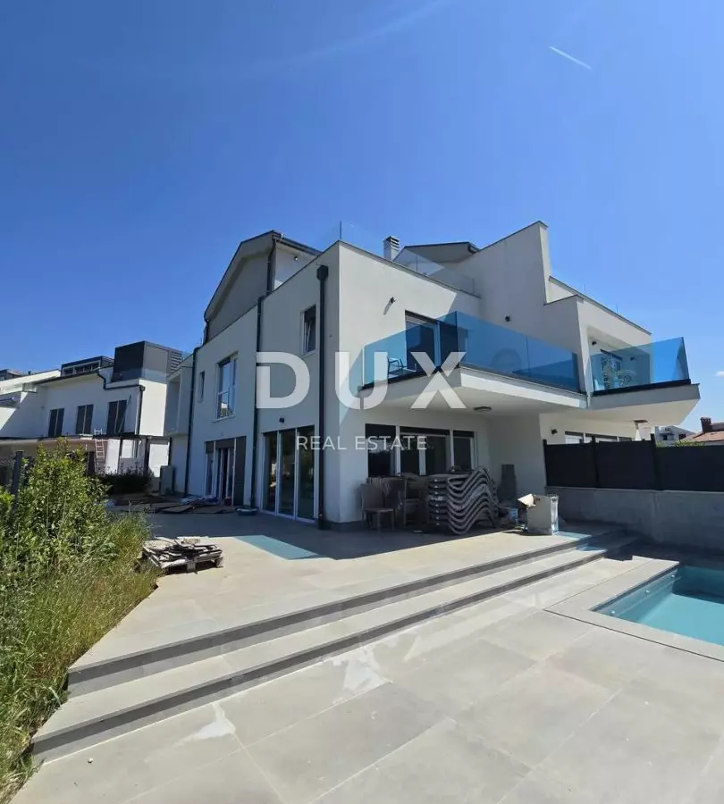 4-bedroom Villa In Poreč, Croatia (254,6 M²)