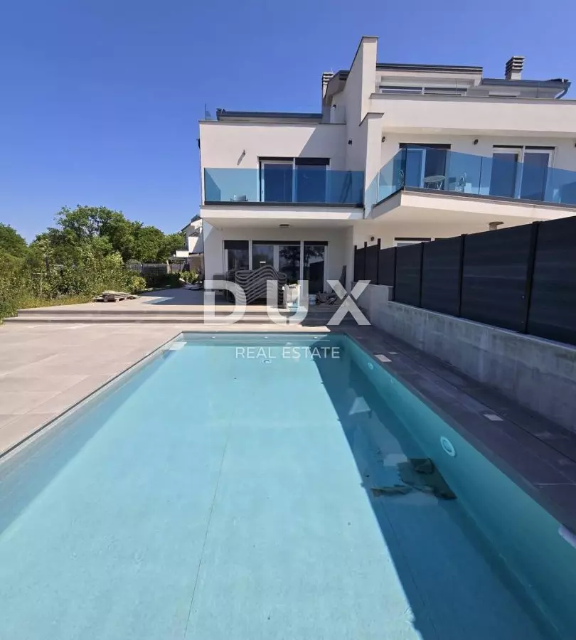 4-bedroom Villa In Poreč, Croatia (254,6 M²)