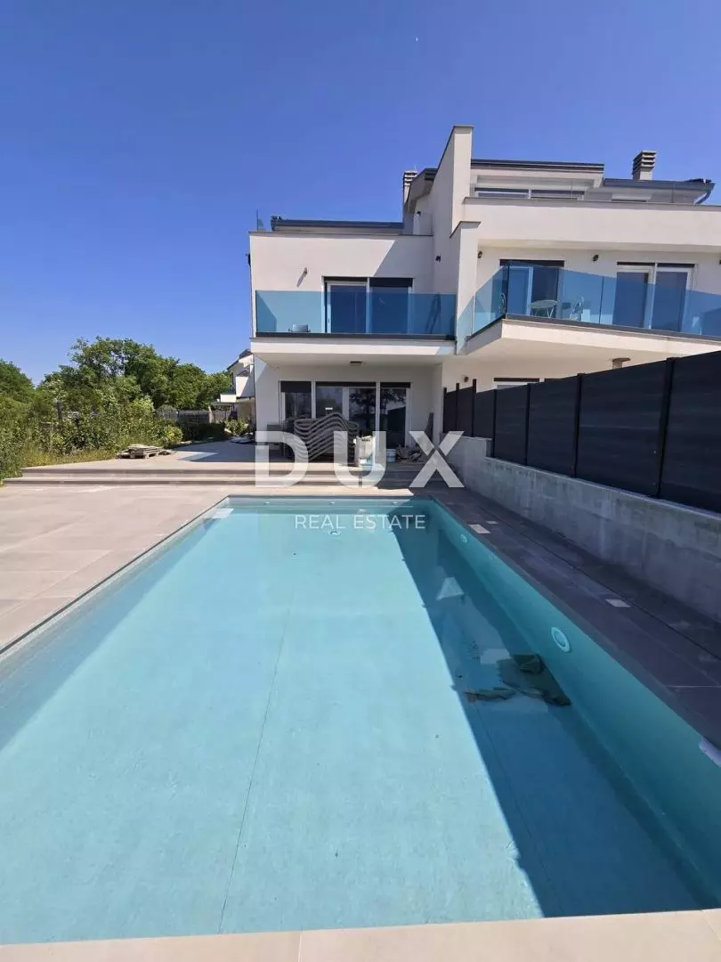 1745833920_photo_5800963498233152570_y-532aa8 4-bedroom Villa In Poreč, Croatia (254,6 M²)