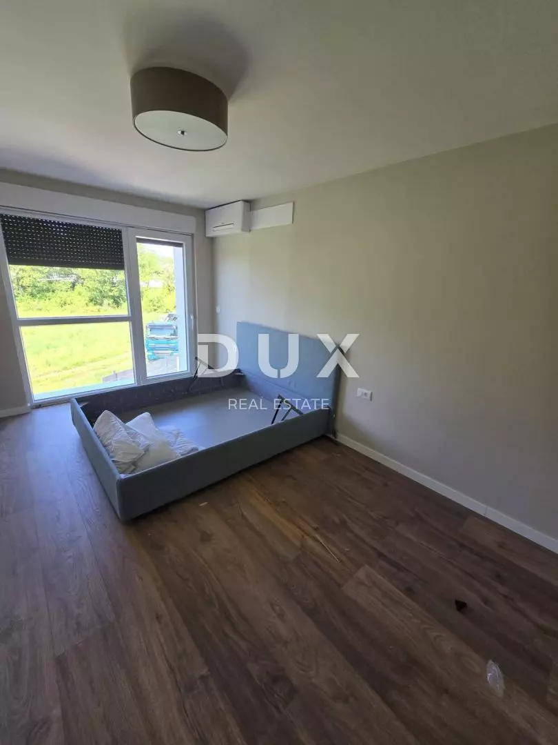 1745833925_photo_5800963498233152568_y-abab7f 4-bedroom Villa In Poreč, Croatia (254,6 M²)