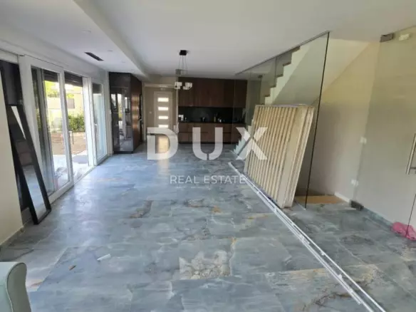 4-bedroom Villa In Poreč, Croatia (254,6 M²)