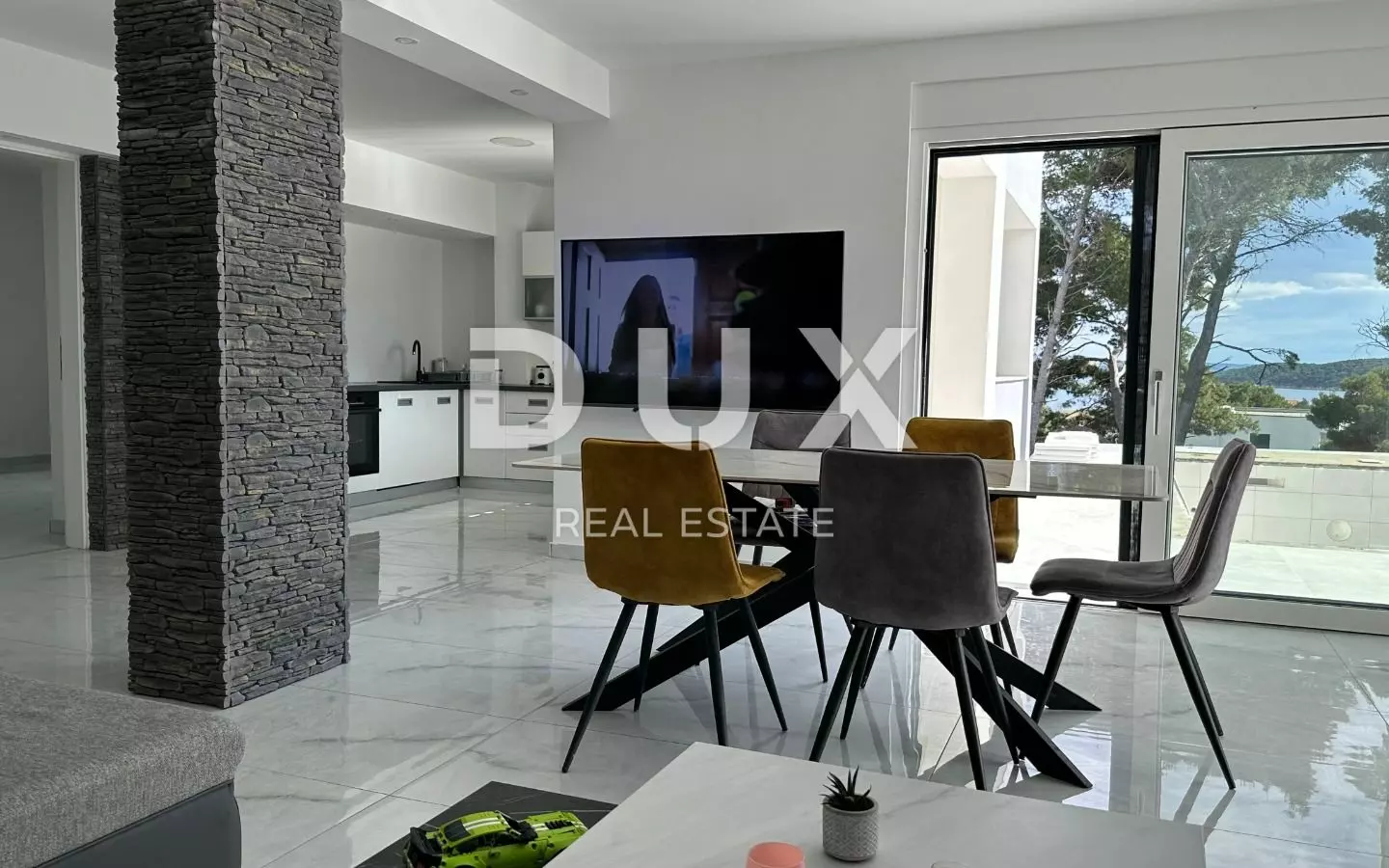 3-bedroom Apartment In Banjol, Croatia (170 M²)