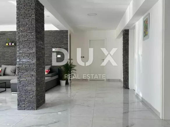 3-bedroom Apartment In Banjol, Croatia (170 M²)