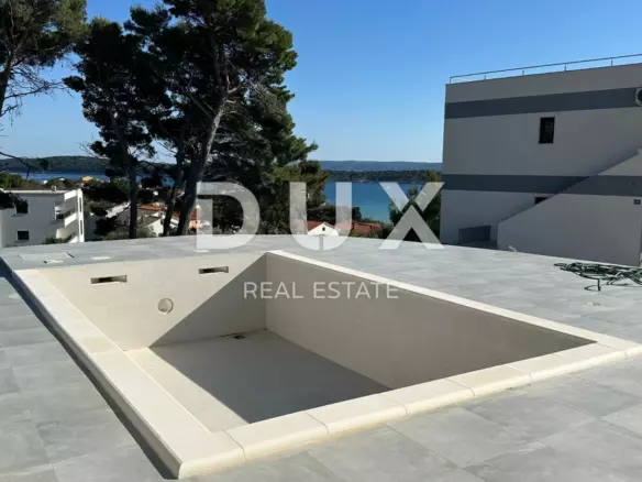 3-bedroom Apartment In Banjol, Croatia (170 M²)