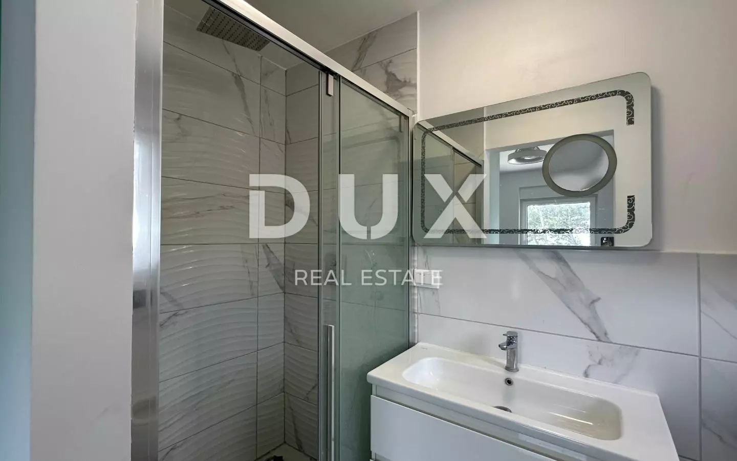 3-bedroom Apartment In Banjol, Croatia (170 M²)