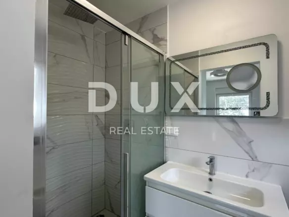 3-bedroom Apartment In Banjol, Croatia (170 M²)