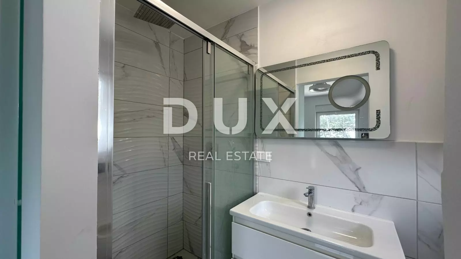 1746350111_img-20250503-wa0010-3f5805 3-bedroom Apartment In Banjol, Croatia (170 M²)