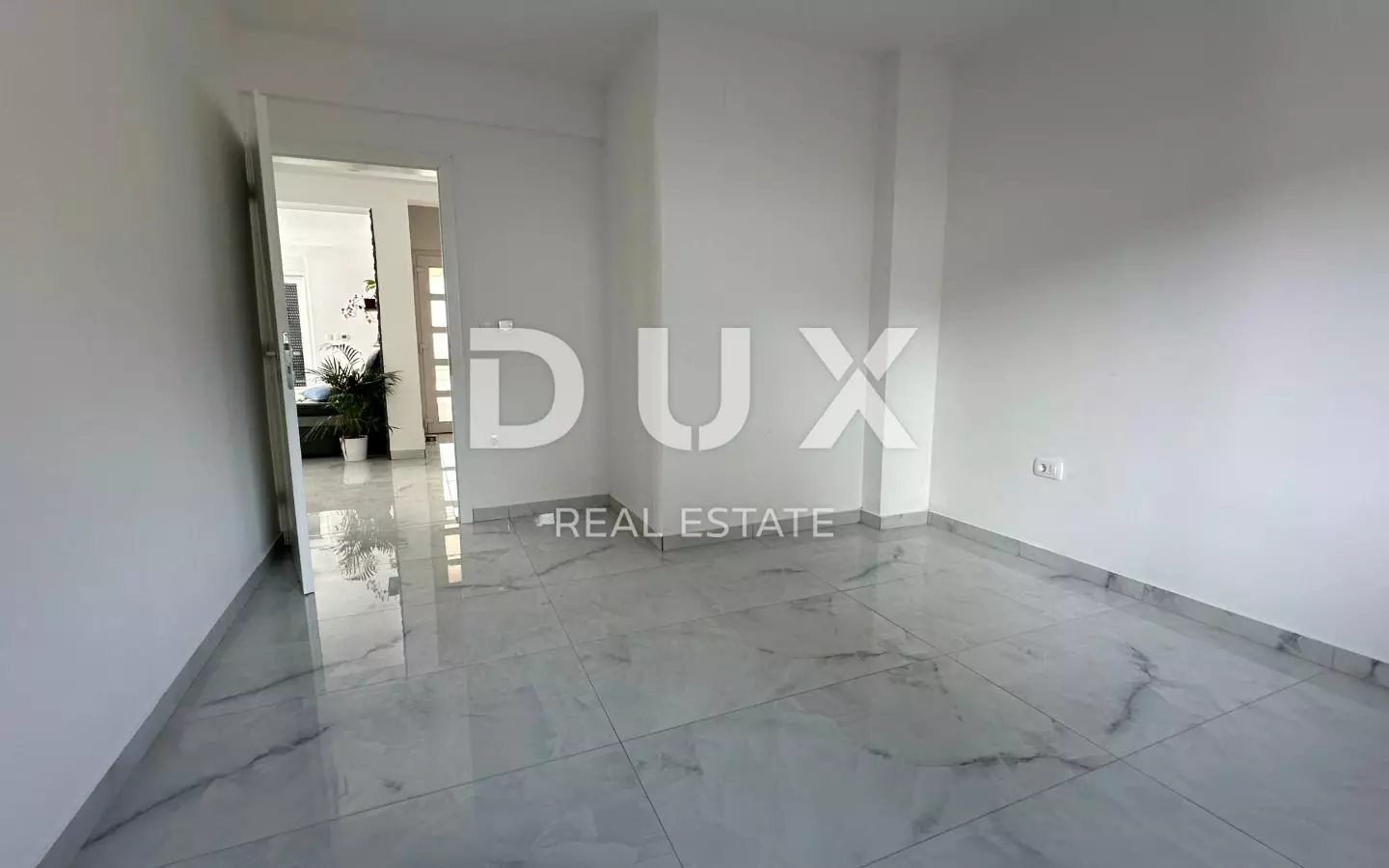 3-bedroom Apartment In Banjol, Croatia (170 M²)
