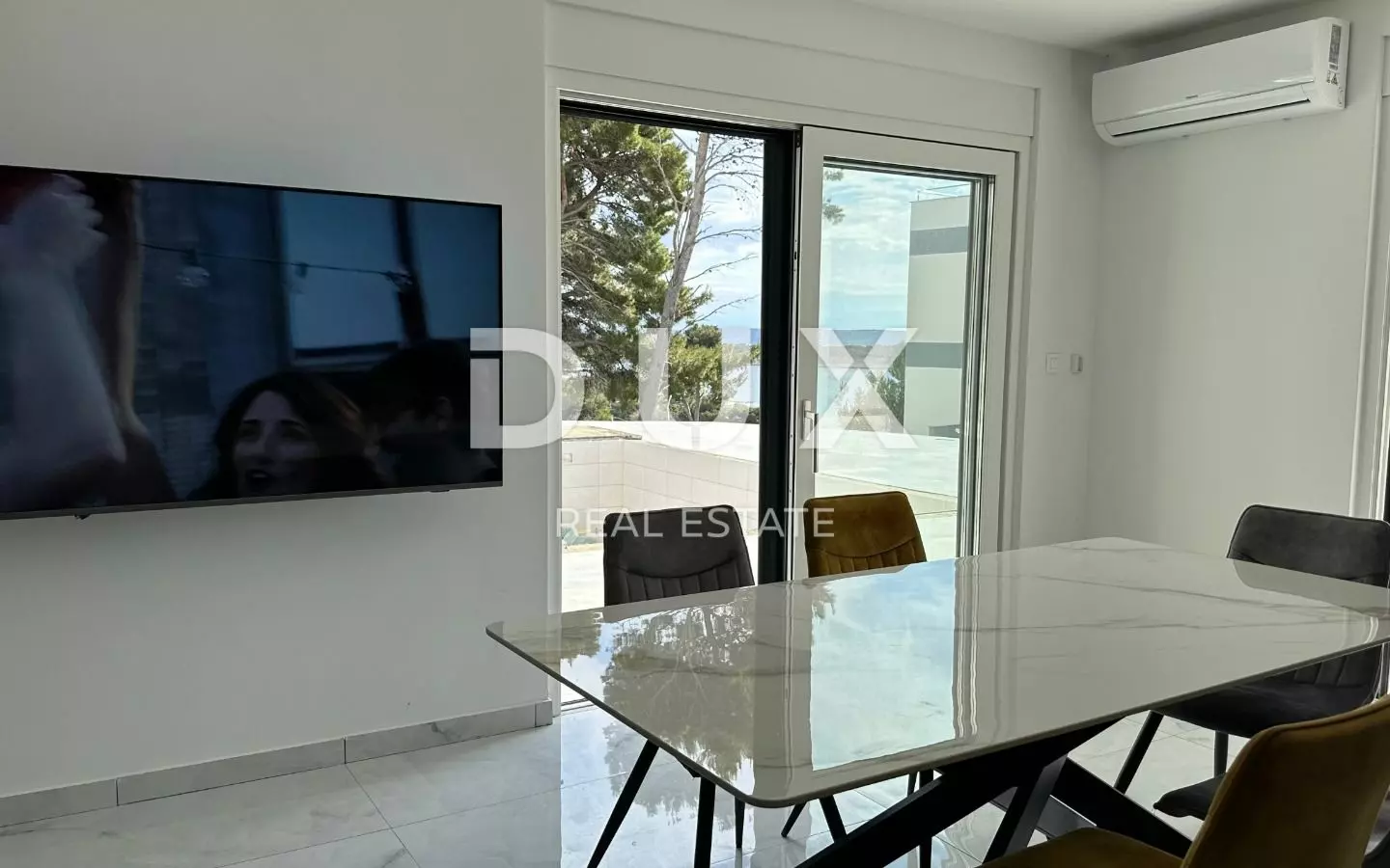 3-bedroom Apartment In Banjol, Croatia (170 M²)