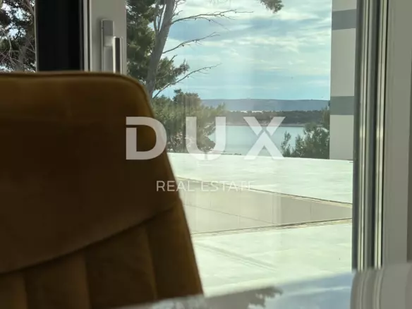 3-bedroom Apartment In Banjol, Croatia (170 M²)