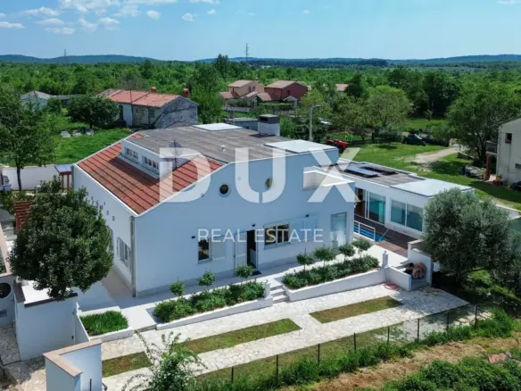 6-bedroom Villa In Vrsar, Croatia (400 M²)