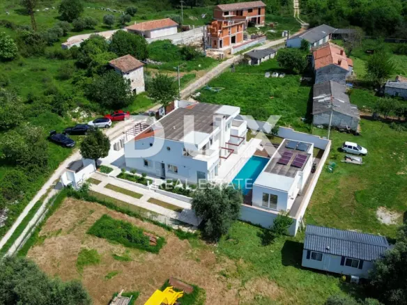 6-bedroom Villa In Vrsar, Croatia (400 M²)