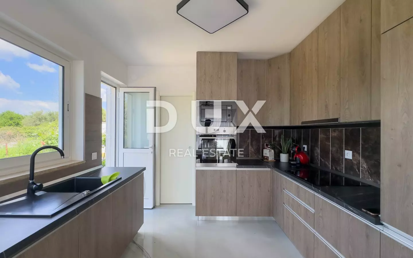 6-bedroom Villa In Vrsar, Croatia (400 M²)