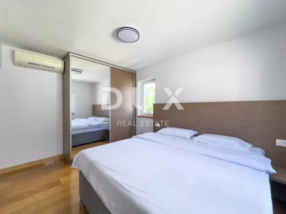 6-bedroom Villa In Vrsar, Croatia (400 M²)