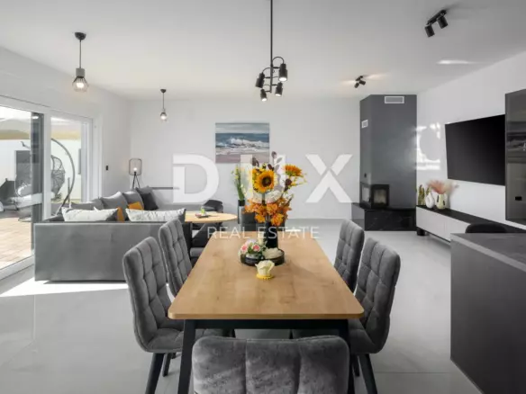 4-bedroom Detached House In Poreč, Croatia (178 M²)