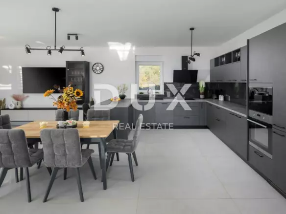 4-bedroom Detached House In Poreč, Croatia (178 M²)