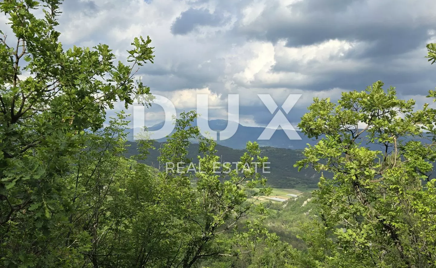 Land In Gračišće, Croatia (1.946 M²)