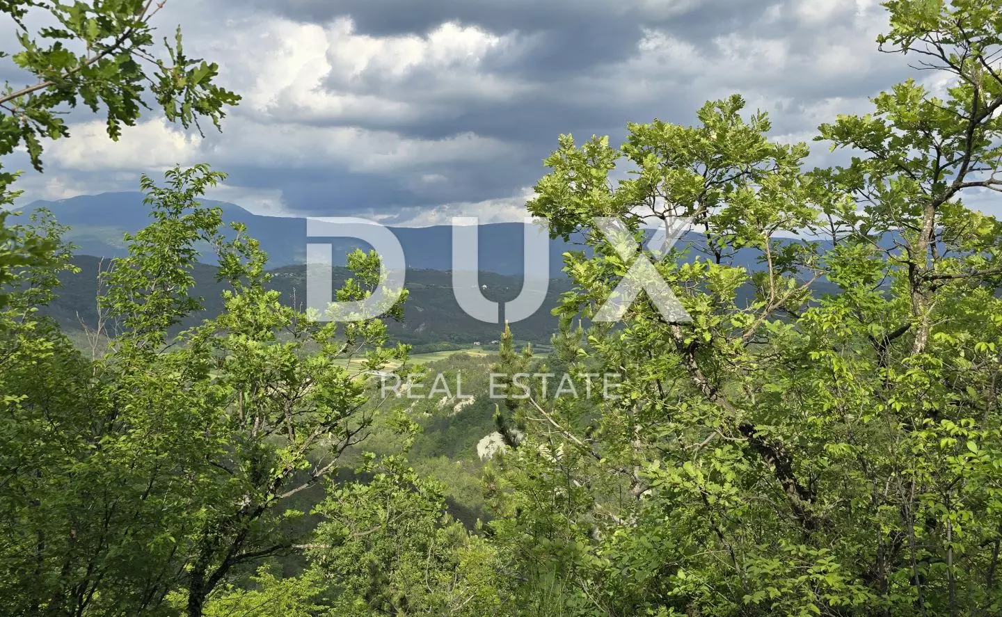 Land In Gračišće, Croatia (1.946 M²)