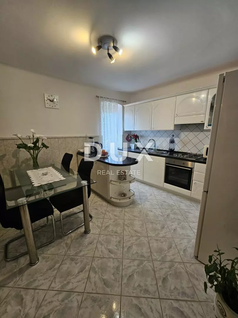 2-bedroom Apartment In Volosko, Croatia (94 M²)