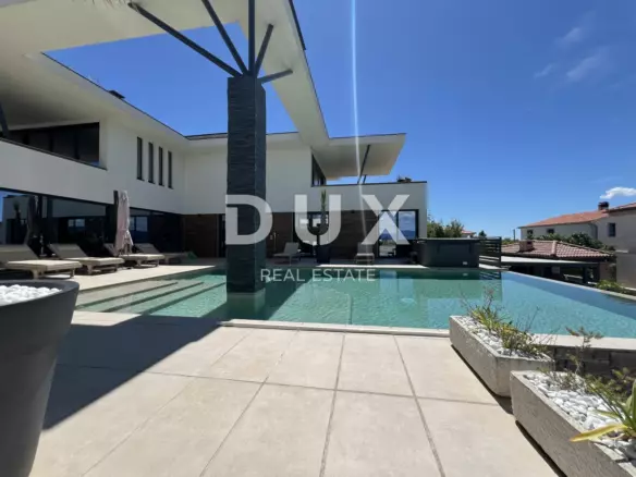 5-bedroom Villa In Linardići, Croatia (370 M²)