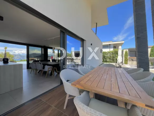 5-bedroom Villa In Linardići, Croatia (370 M²)