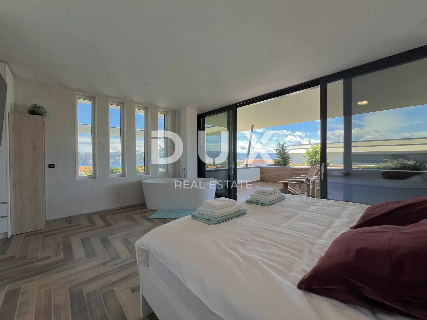 5-bedroom Villa In Linardići, Croatia (370 M²)