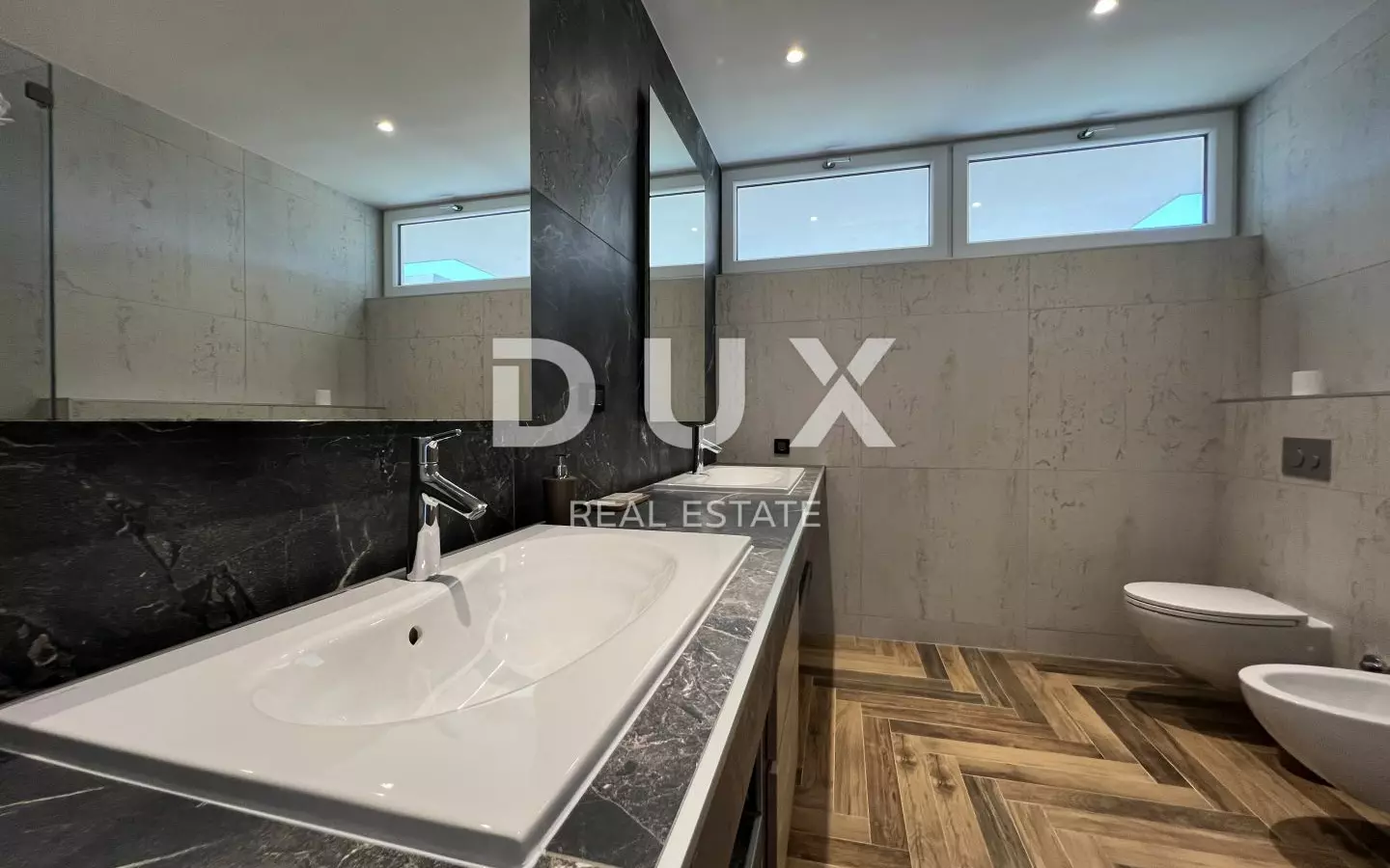 5-bedroom Villa In Linardići, Croatia (370 M²)