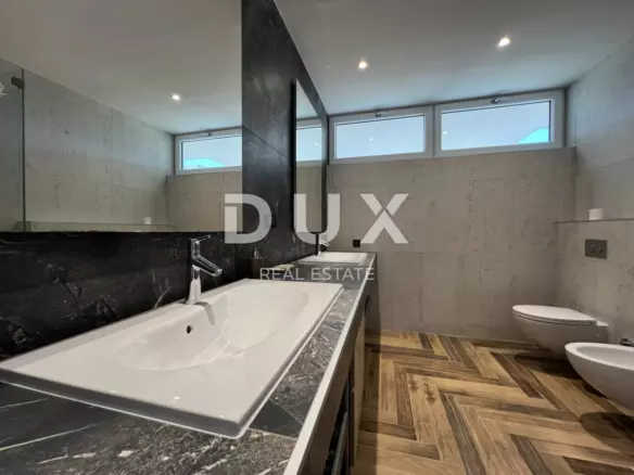 5-bedroom Villa In Linardići, Croatia (370 M²)