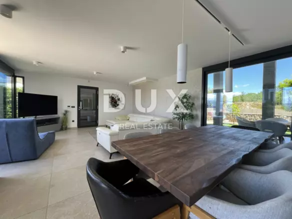 5-bedroom Villa In Linardići, Croatia (370 M²)