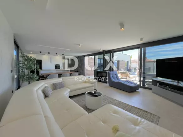 5-bedroom Villa In Linardići, Croatia (370 M²)