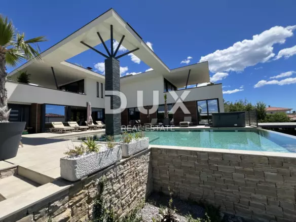 5-bedroom Villa In Linardići, Croatia (370 M²)