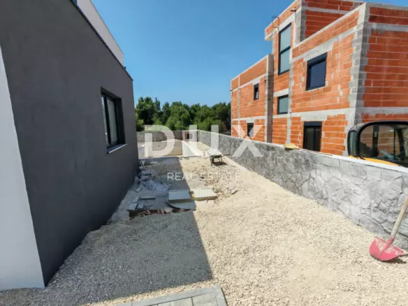 4-bedroom Villa In Mulo, Croatia (279,64 M²)