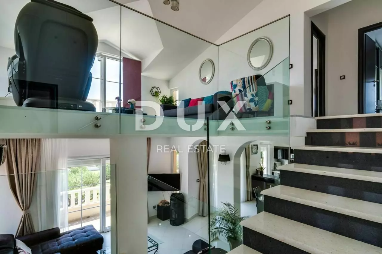 5-bedroom Villa In Kaštel Štafilić, Croatia (277 M²)