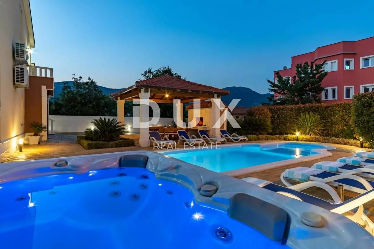 5-bedroom Villa In Kaštel Štafilić, Croatia (277 M²)