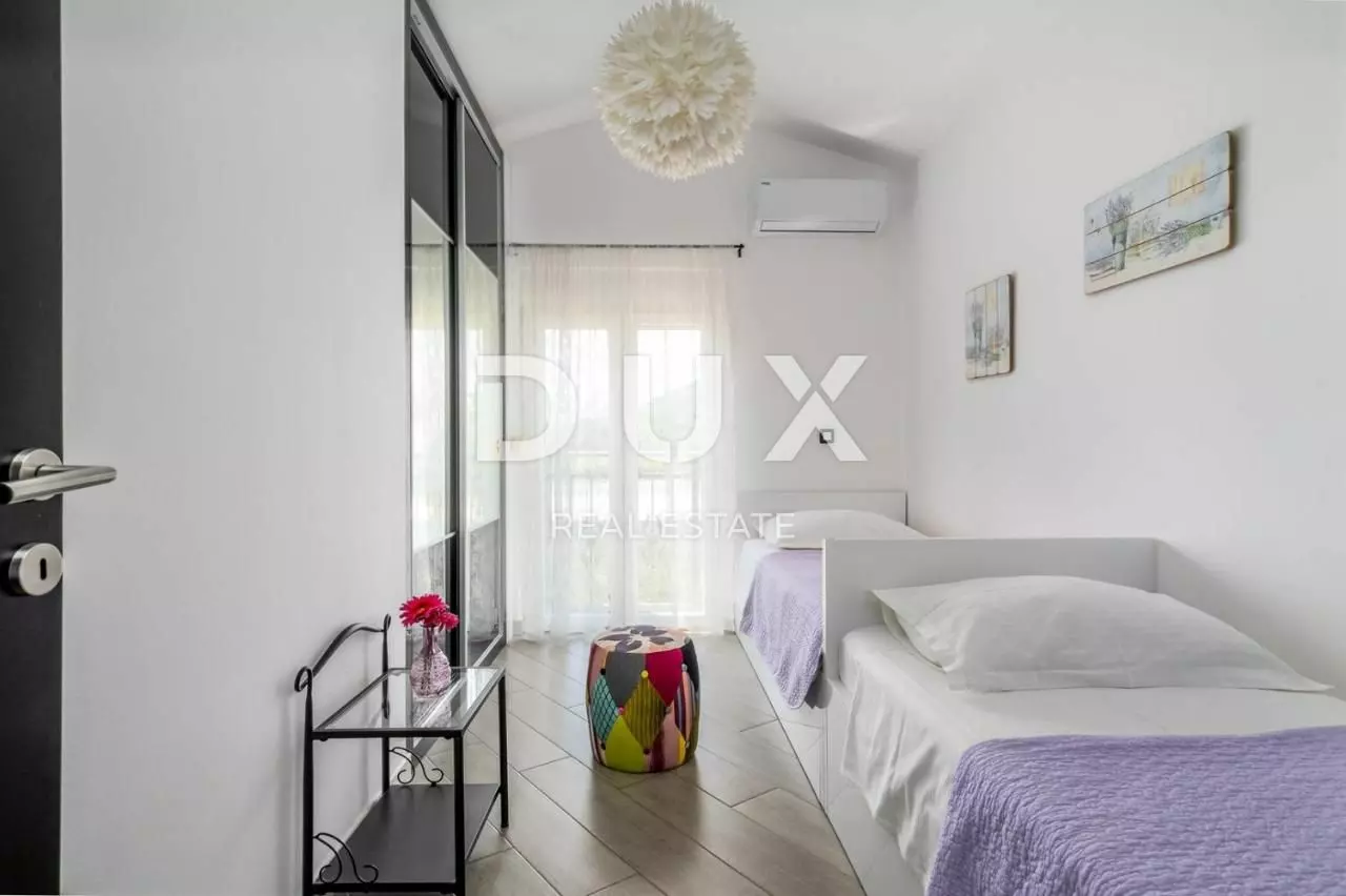 5-bedroom Villa In Kaštel Štafilić, Croatia (277 M²)