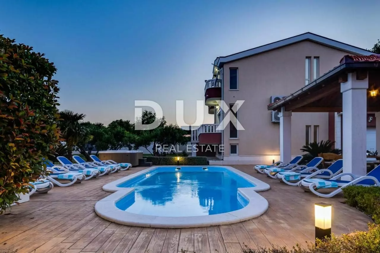 5-bedroom Villa In Kaštel Štafilić, Croatia (277 M²)
